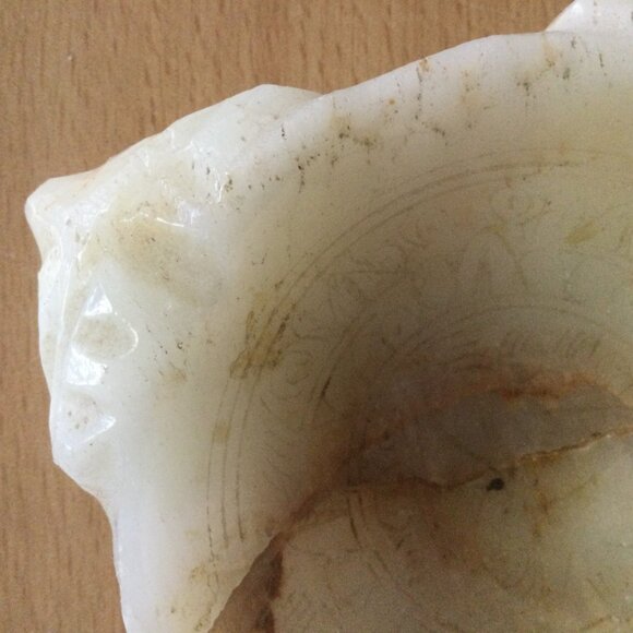 Vintage carved white stone ashtray paper weight lucky happy sheep design cracked - Picture 4 of 5